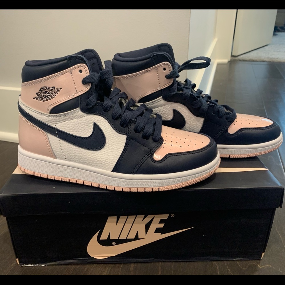 Air Jordan 1 Retro High OG Bubble Gum Edition Size 7.5 Women